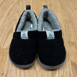 Kamik Cozy Chalet Slippers - Black and Gray size 8 Toddler